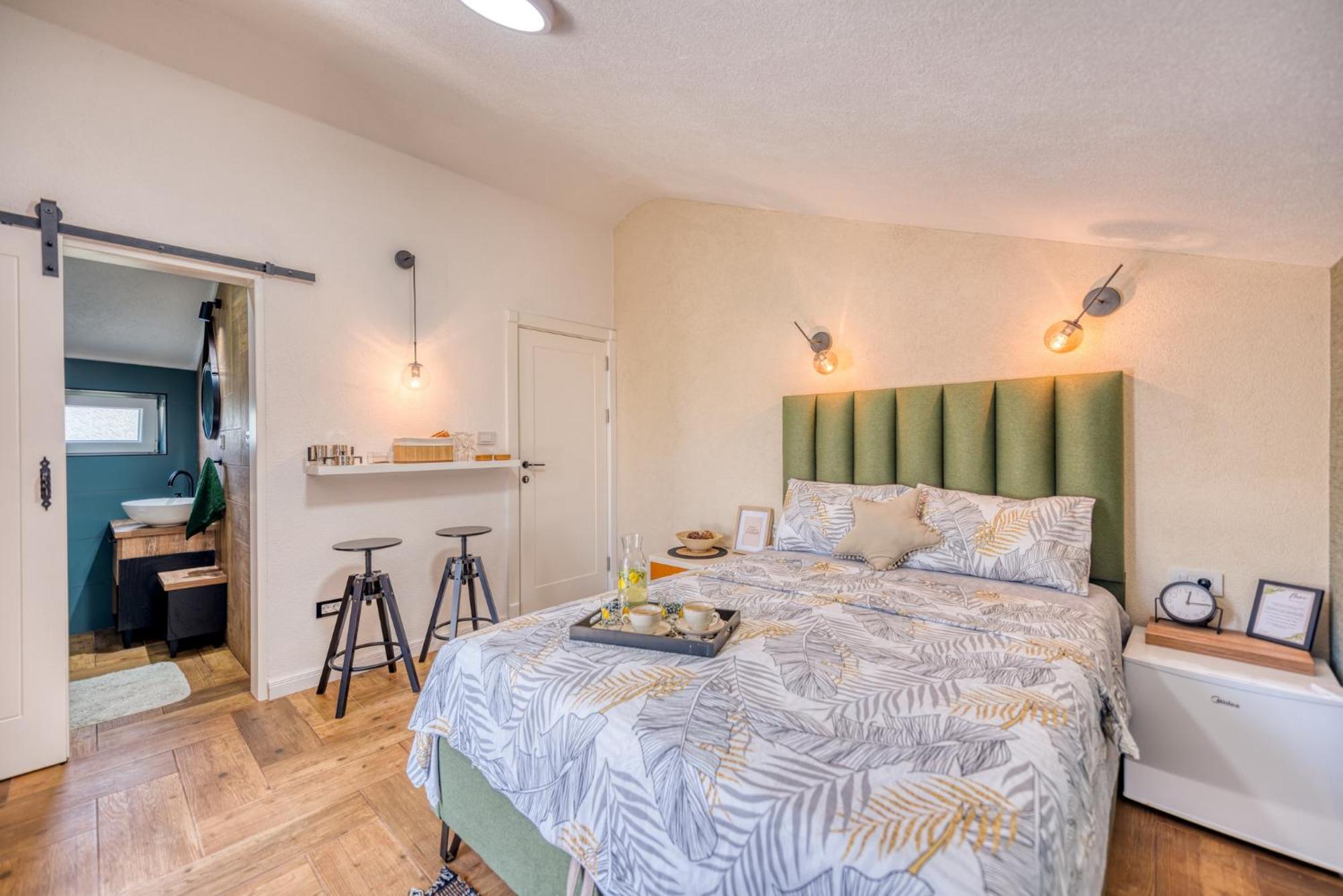 Miro Guesthouse Tivat Rum bild