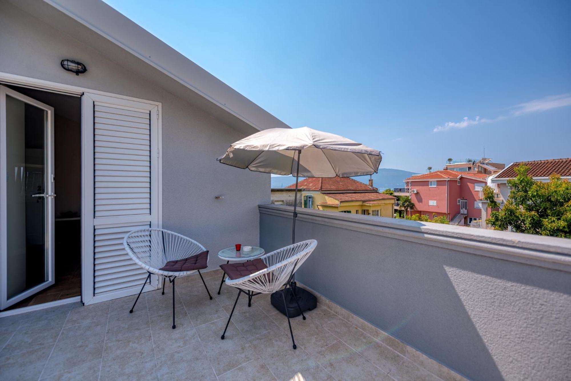 Miro Guesthouse Tivat Rum bild