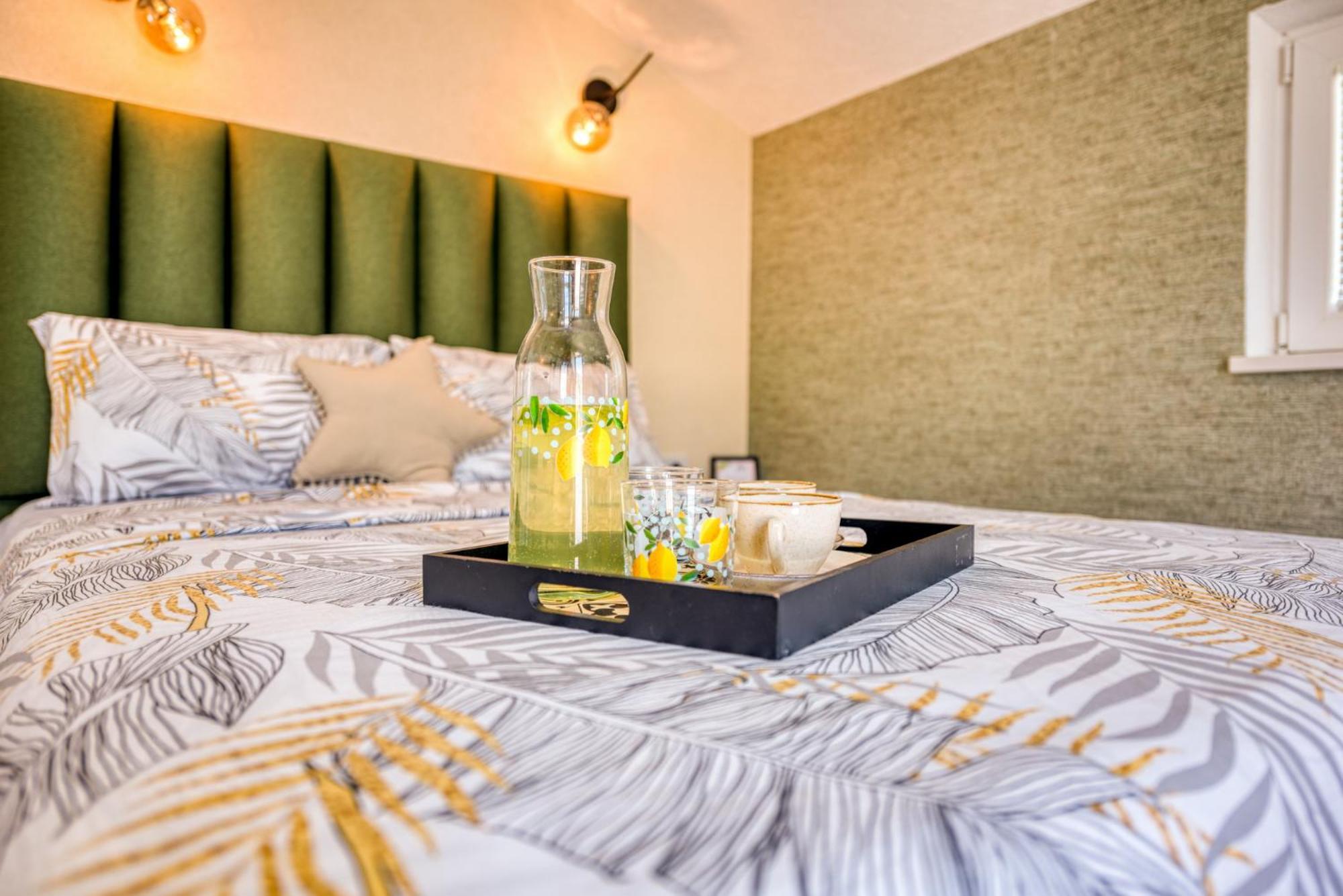 Miro Guesthouse Tivat Rum bild