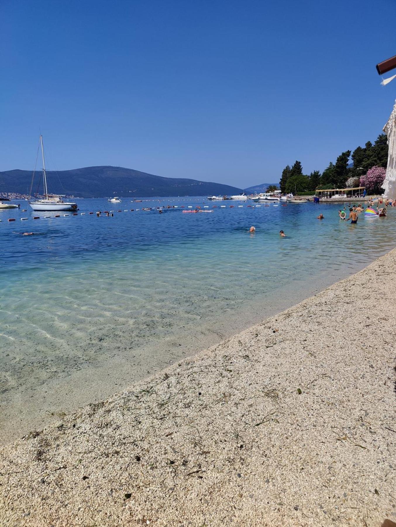 Miro Guesthouse Tivat Exteriör bild