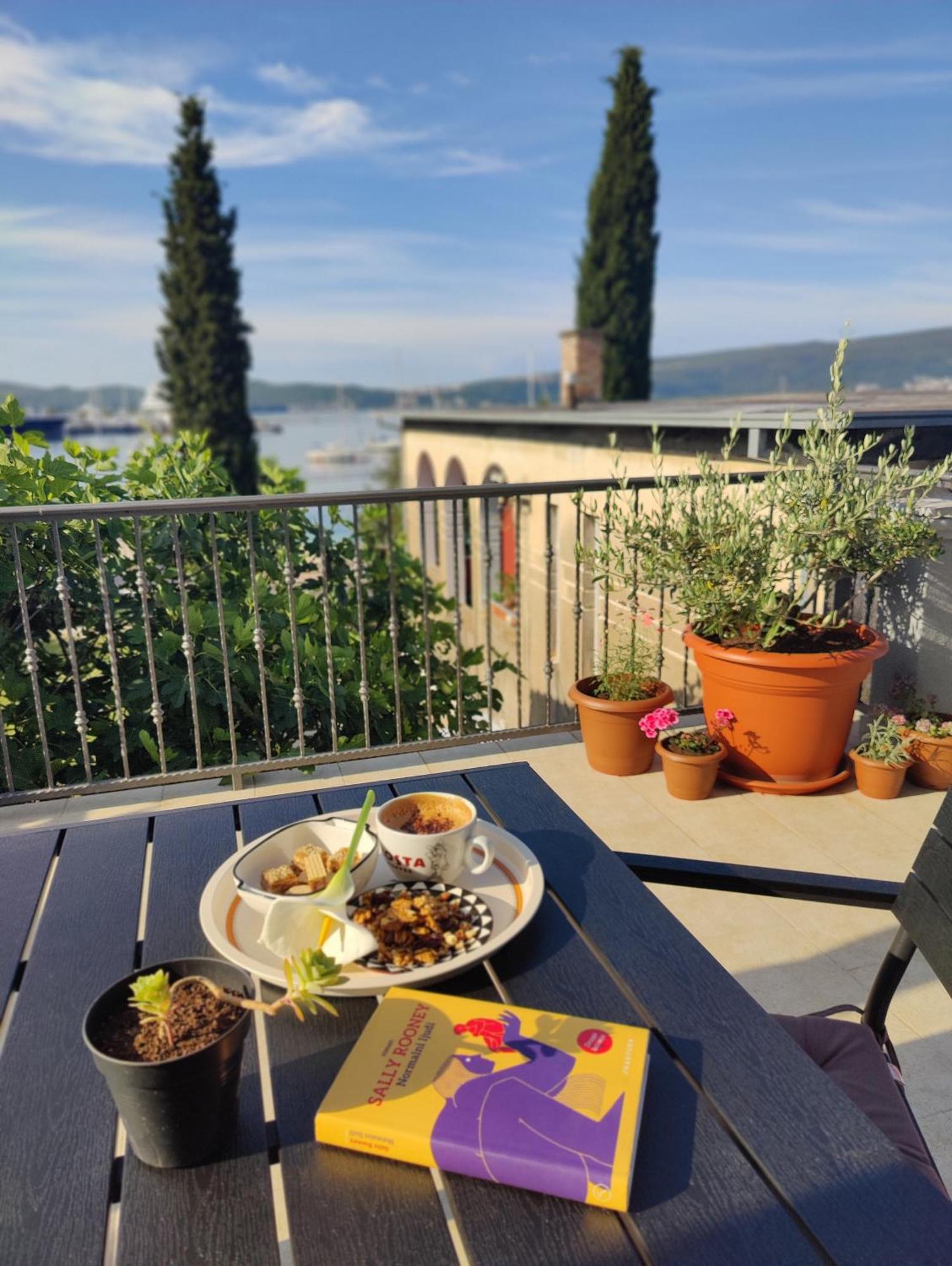 Miro Guesthouse Tivat Exteriör bild