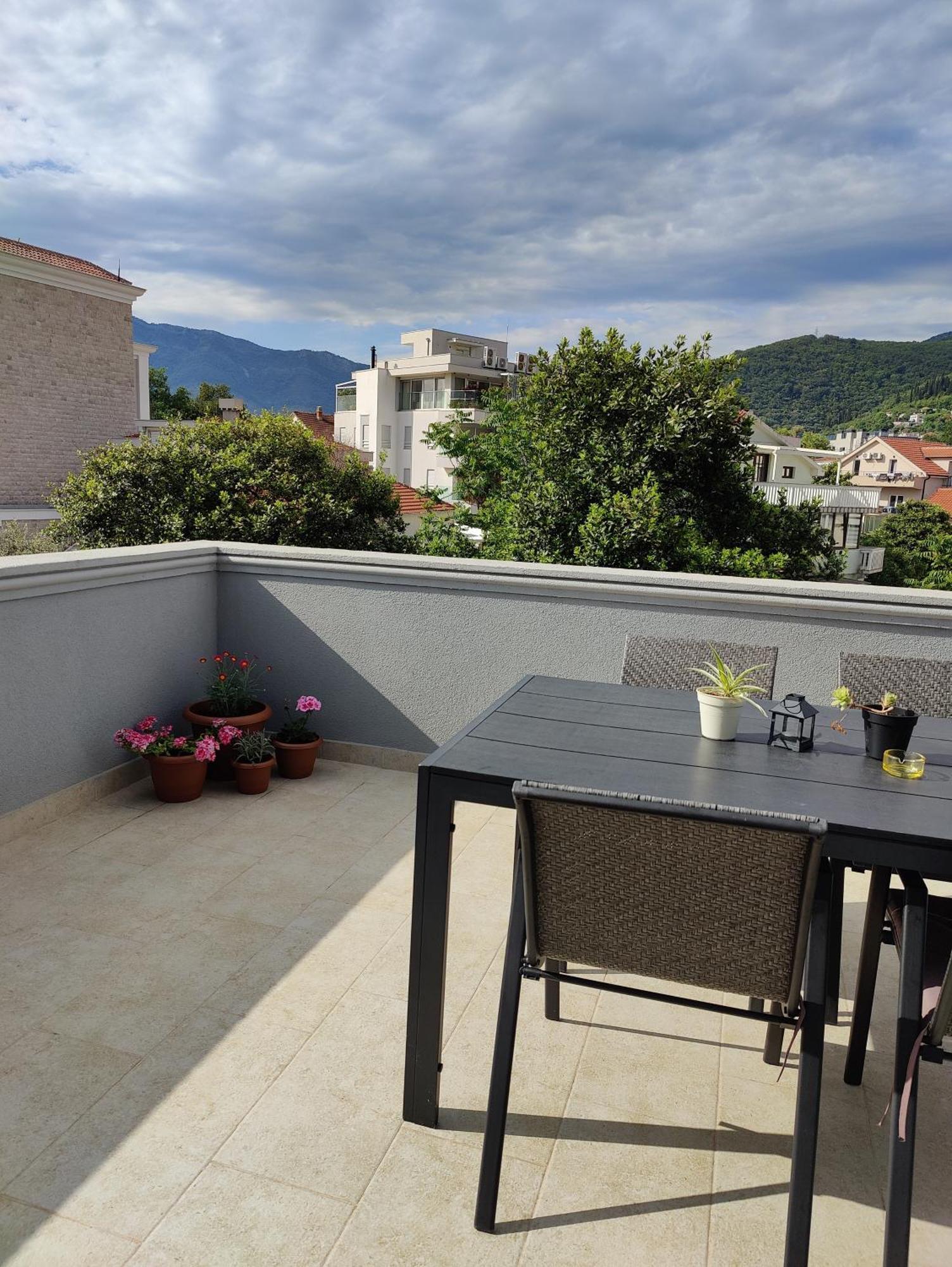 Miro Guesthouse Tivat Exteriör bild
